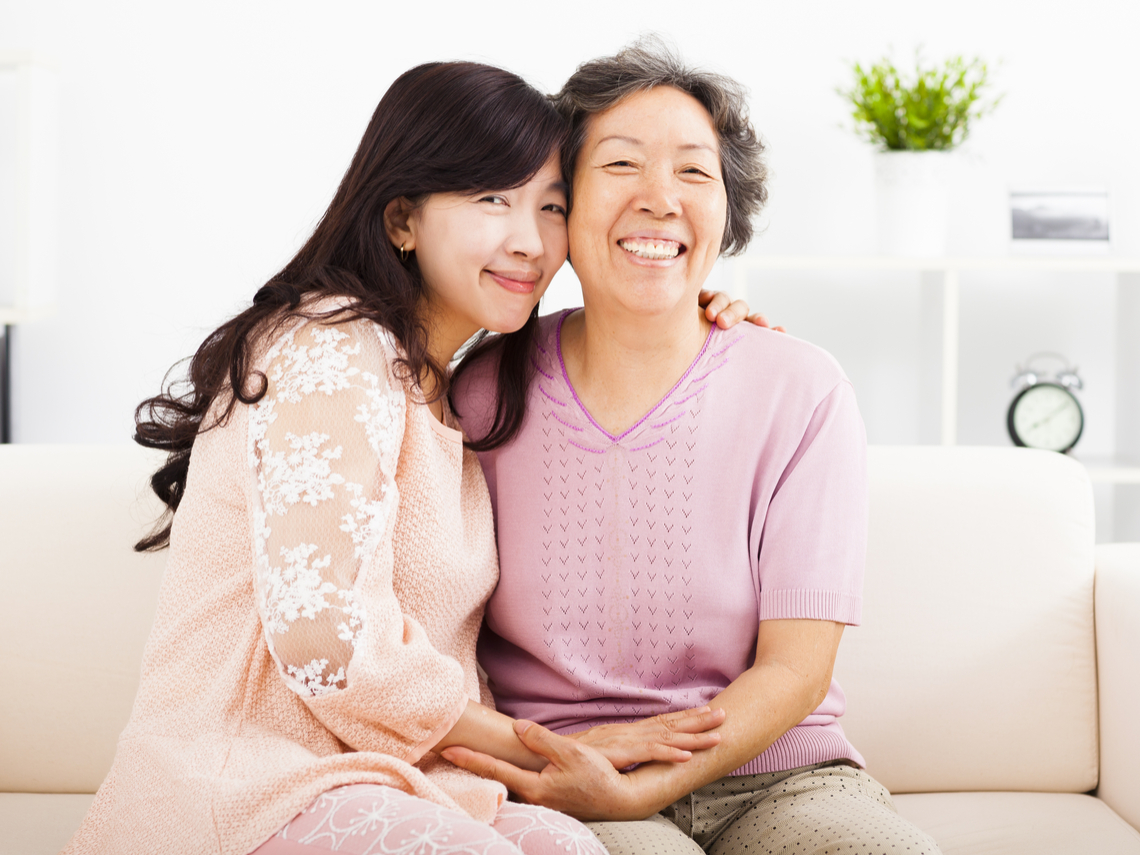 Bữa tối ấm áp là món quà tinh thần đơn giản chan chứa yêu thương Bữa tối ấm áp là món quà tinh thần đơn giản chan chứa yêu thương